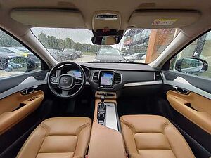 Volvo  XC90 D5 (165KW/225PS) Momentum aut. (AWD)