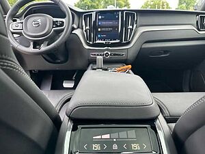 Volvo  XC60 R-Design, B6 AWD Mild-Hybrid Benzin